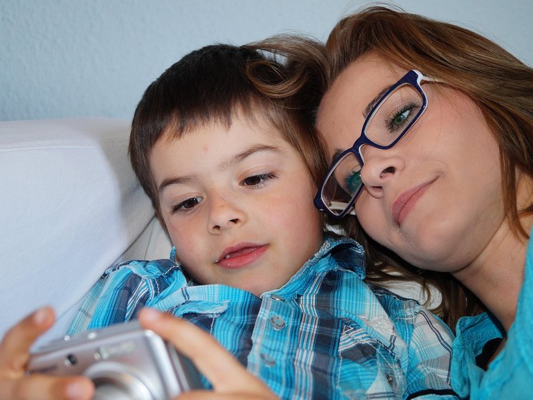  New studies show that a close, nurturing relationship with parents during middle and high school is associated with a positive social life. 