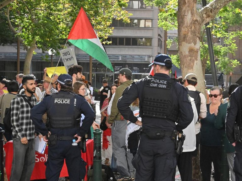 NSW Police will enforce protest restrictions during an Israeli leader's controversial visit. (Mick Tsikas/AAP PHOTOS)
