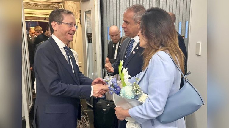 Israel President Isaac Herzog arrives in Sydney.