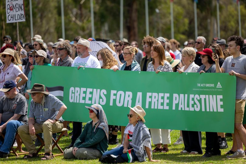 A few hundred protesters staged a protest outside of Parliament House in Canberra. The rally was in protest against a visit by Israeli President Isaac Herzog. 