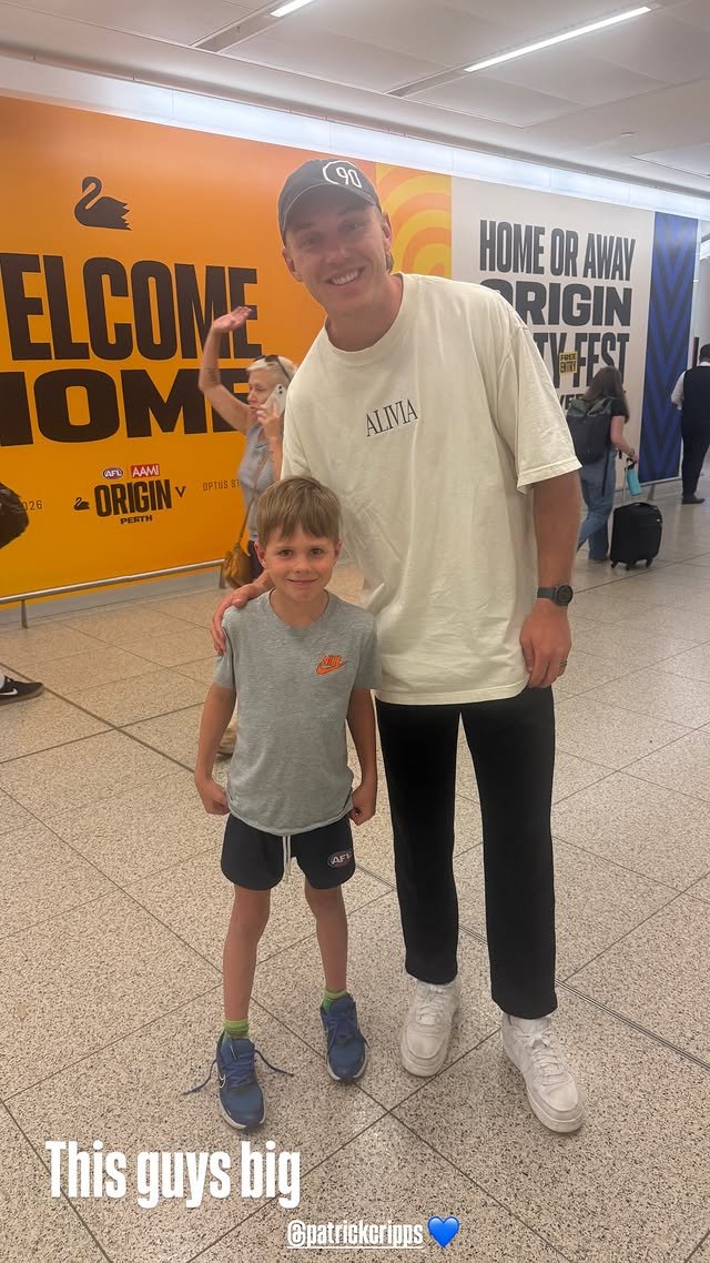 Patrick Cripps greets Victoria's arrivals.