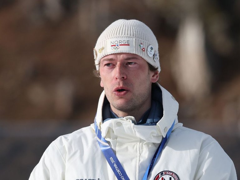 Norwegian biathlete Sturla Holm Laegreid has apologised to his team for his public confession of infidelity.