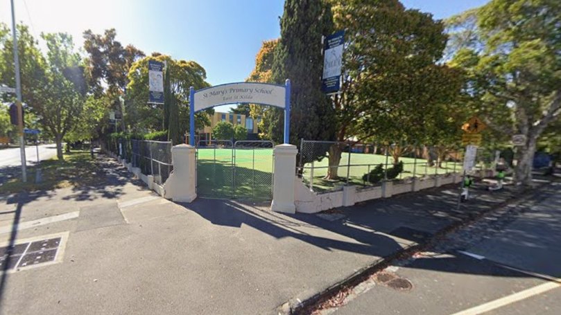 A man has been charged after the bomb squad responded to an explosive threat outside a Melbourne School.