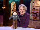 Tonight At The Museum is coming to ABC and features British comedy legend Alan Davies in episode one. Here he is with the treasured item he’s hoping to bequeath to the museum.