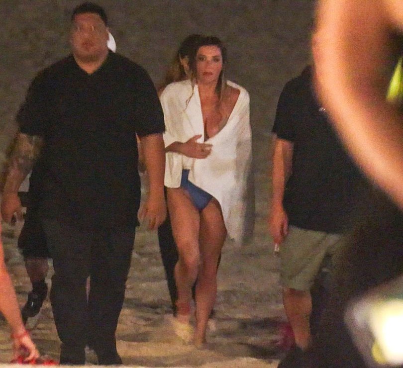 The beachside outing came just hours after she headlined Australia’s first ever Mighty Hoopla festival at Bondi on Saturday night.