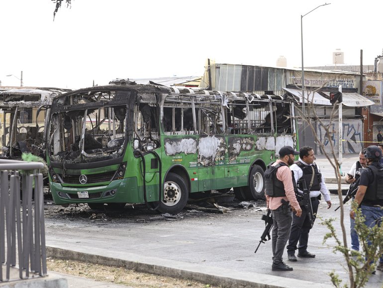 Dozens of people have been killed in Mexico amid widespread violence that erupted after the killing of Sinaloa drug cartel boss ‘El Mencho’.