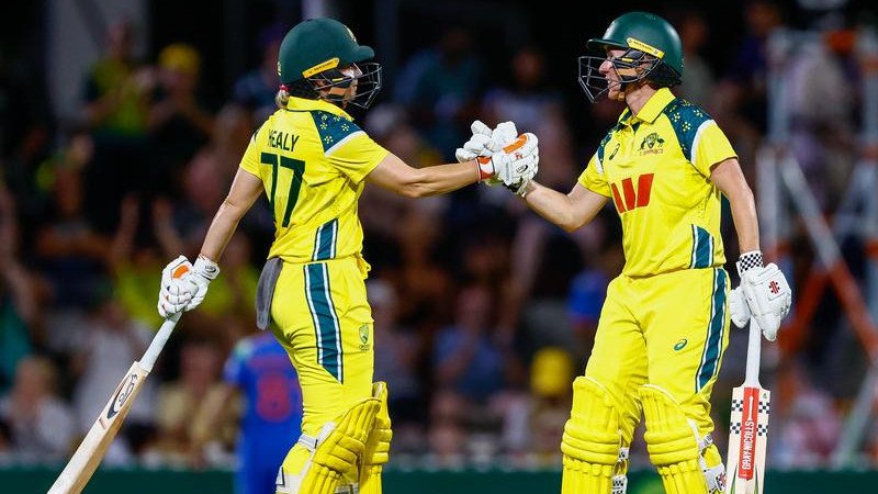 Alyssa Healy (l) and Beth Mooney scored half-centuries in Australia's big ODI win over India. (Russell Freeman/AAP PHOTOS)