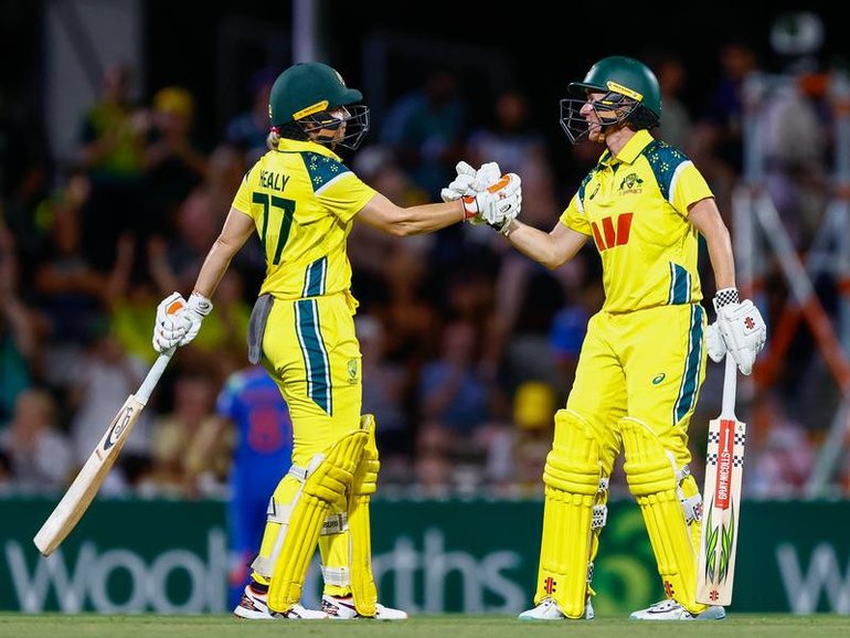 Alyssa Healy (l) and Beth Mooney scored half-centuries in Australia's big ODI win over India. (Russell Freeman/AAP PHOTOS)