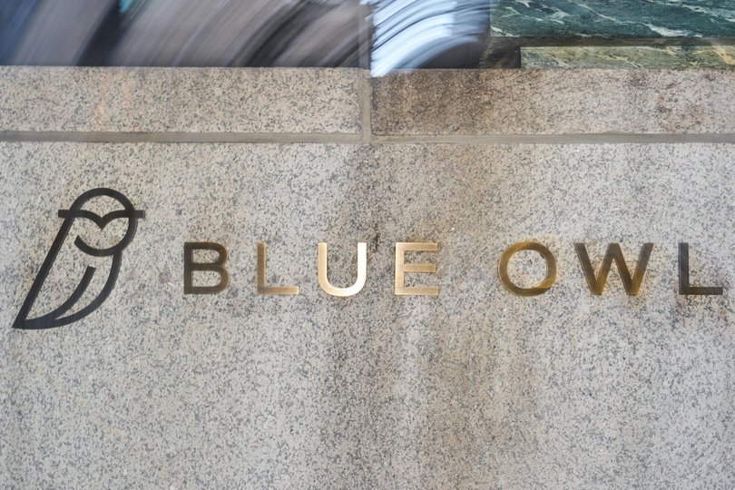 Blue Owl Capital Inc. private credit fund has launched its first dollar bond in a year, during a session in which global market jitters kept other potential borrowers on the sidelines.