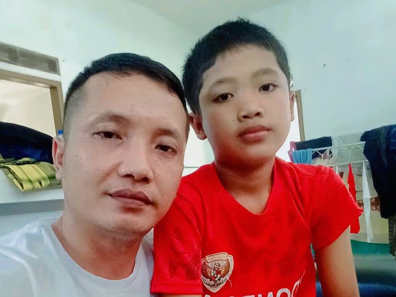 Nizam Syafei with his father Anwar Unknown