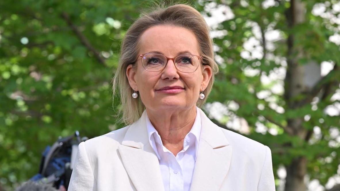 Former Opposition leader Sussan Ley quits Federal politics, resigns from seat of Farrer