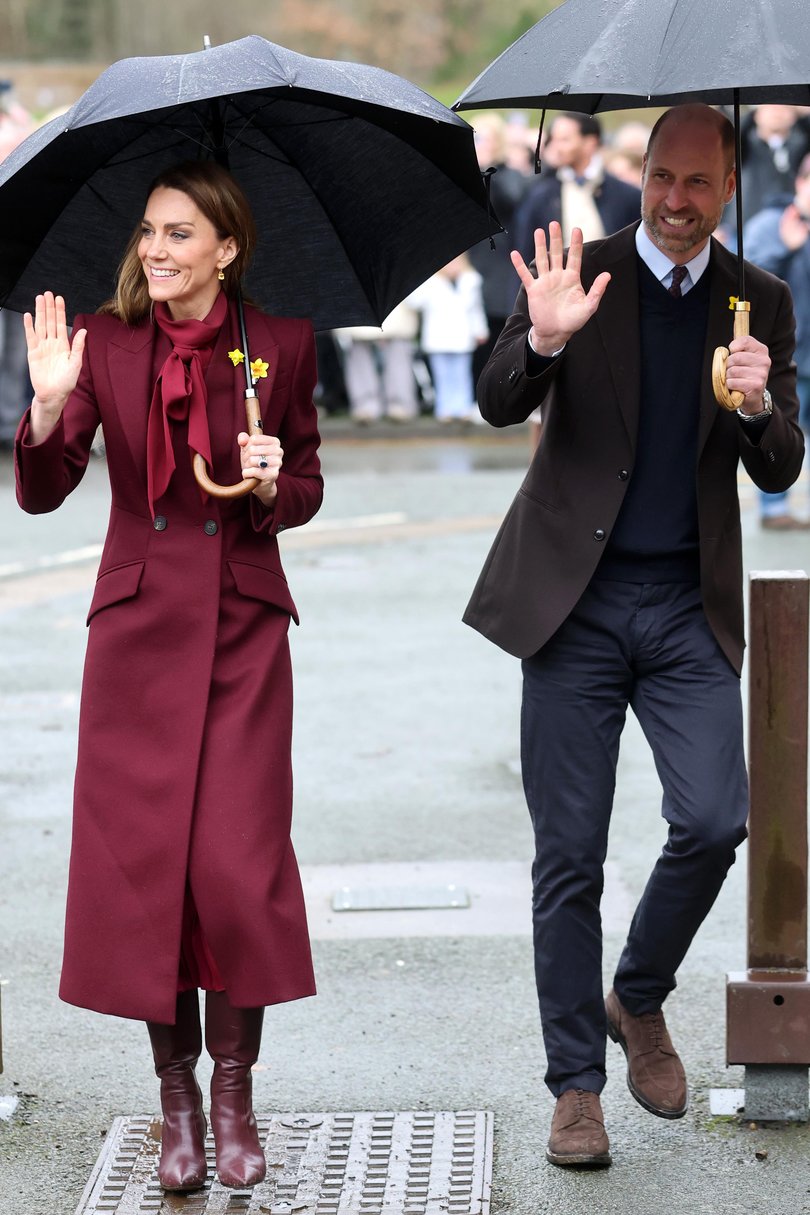 Catherine, Princess of Wales and William, Prince of Wales waves to well wishers as they arrive for their visit to the Oriel Davies.