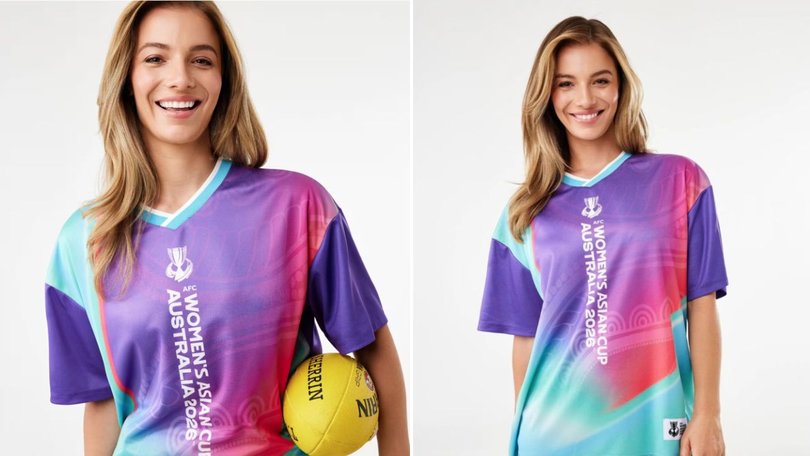 The advertisement was quickly changed and the football disappeared.