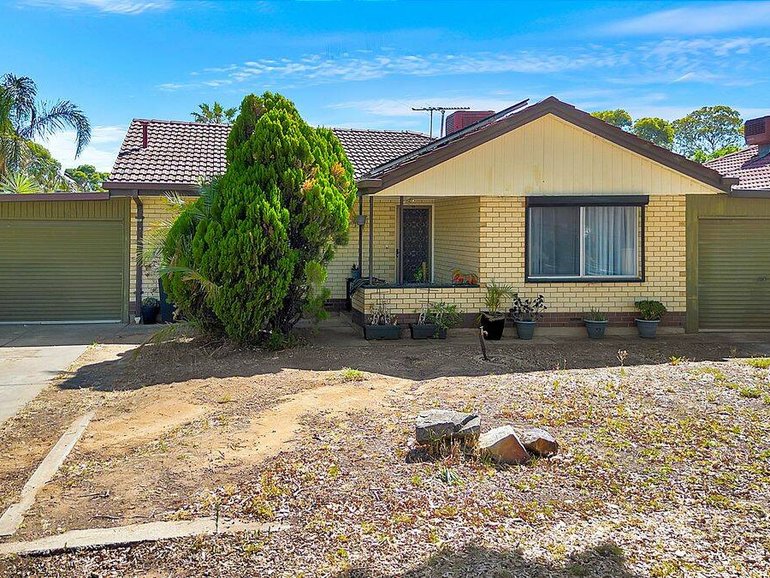 SOLD: 17 Middle Avenue, Paralowie, SA 5108