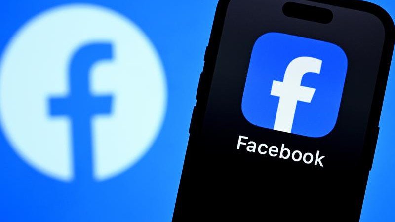 Facebook is experiencing a major global outage. 