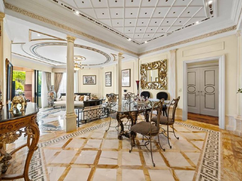 94 Seaworld Drive, Main Beach, QLD 4217