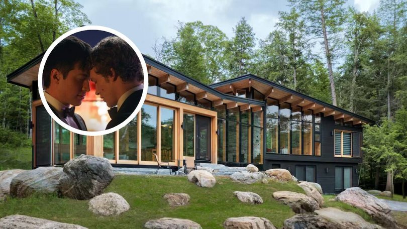 The house is situated on the edge of Lake Muskoka, Ontario. Pic: Airbnb/Instagram.