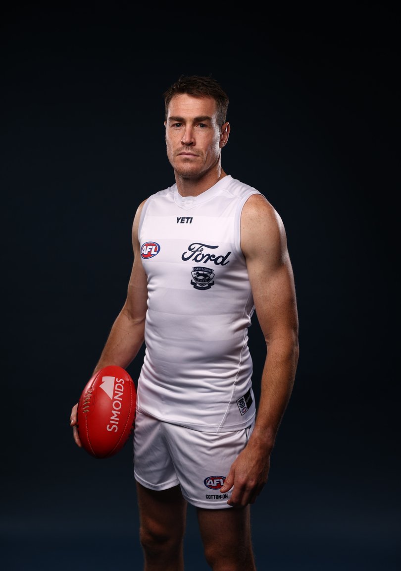 Fans think the white jumper is unflattering.