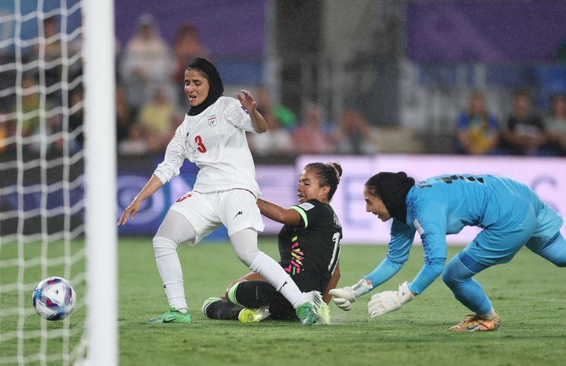 Mary Fowler scores her goal.