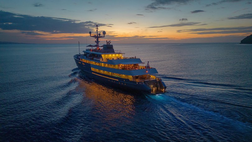 Luxe yacht Aqua Blu.