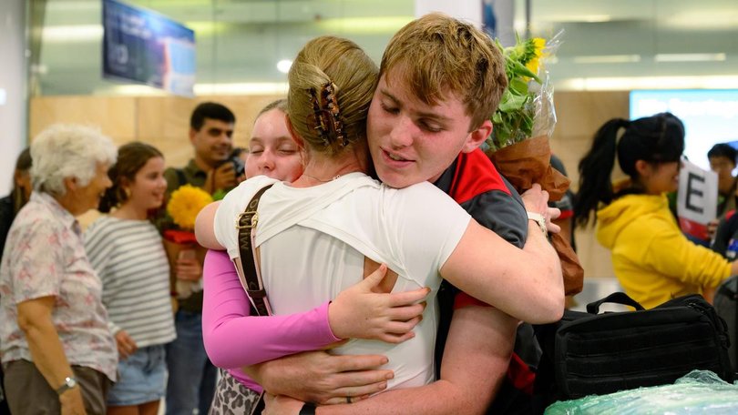 The federal government is stepping up efforts to bring Australians home from the Middle East.