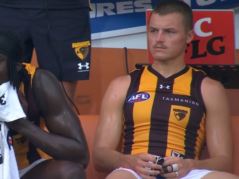 Jack Ginnivan wore a ring under his glove during Hawthorn’s loss to GWS.