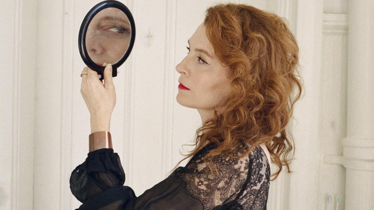 The New York Times: Melissa Auf der Maur, 90s rock linchpin of Hole, Smashing Pumpkins, spills her stories The New York Times: Melissa Auf der Maur, 90s rock linchpin of Hole, Smashing Pumpkins, spills her stories