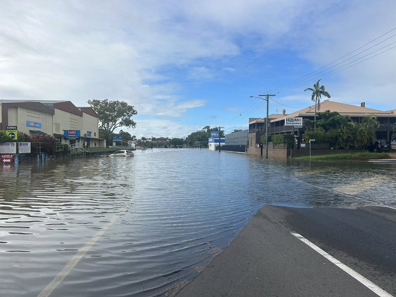 More than 400 homes and businesses are under threat, with the river set to peak at 7.6 metres early on Wednesday.