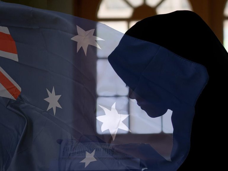 Police have been criticised for releasing a man accused of threatening children and shouting racist abuse at Muslims gathering for a dinner during Ramadan.