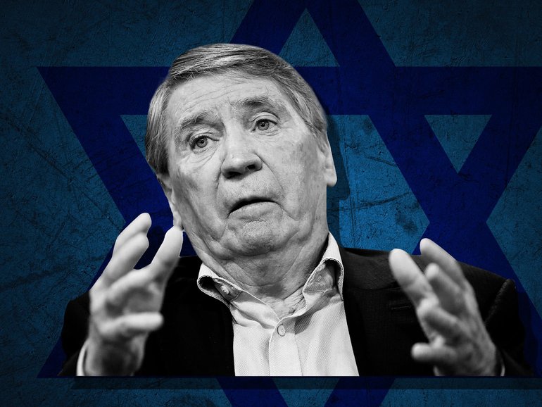 Former spy chief Dennis Richardson has quit the anti-Semitism royal commission. 