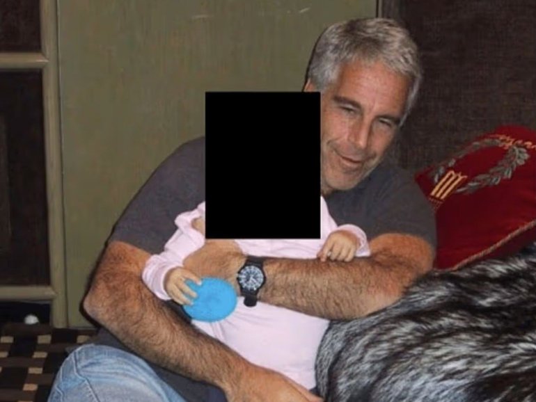 Jeffrey Epstein once spoke about the “mother of my child” to one of his victims.
