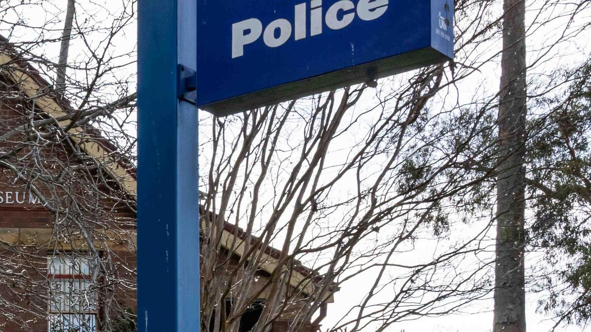 Man found dead, woman critical at home in regional NSW Man found dead, woman critical at home in regional NSW