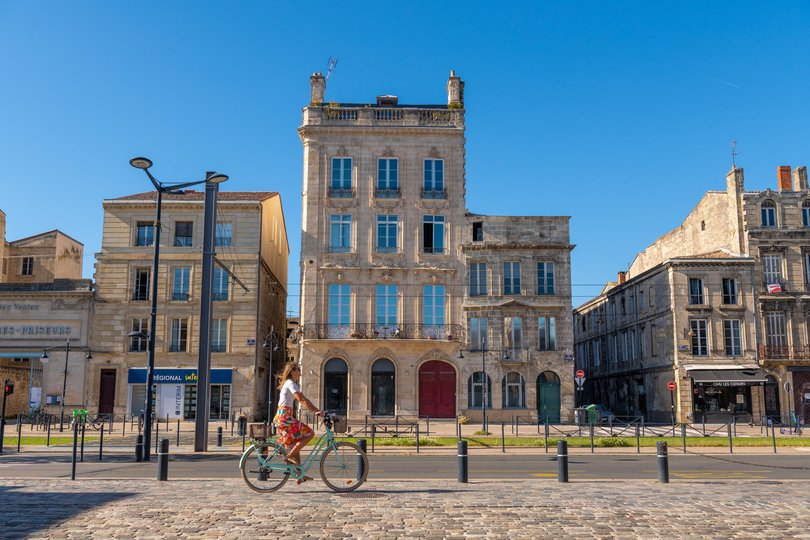 The Chartrons district.