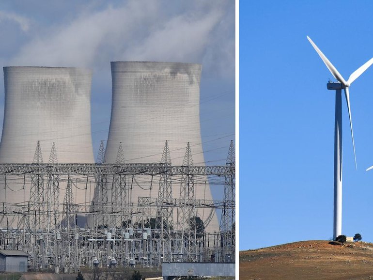 Australia is being urged to do more to boost critical minerals and its clean technology capacity. (Dan Himbrechts / Mick Tsikas/AAP PHOTOS)