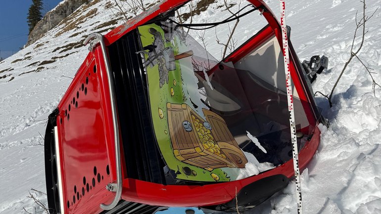 A gondola cabin detached from its cable  at the Engelberg-Titlis ski resort in central Switzerland, killing its sole passenger.