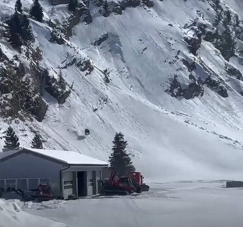 A gondola on the TITLIS Xpress lift at the Titlis ski resort in Engelberg, canton of Obwalden, in Switzerland, detached from its cable and crashed on Wednesday morning, killing the sole occupant. The accident occurred shortly before 11:00 a.m. local time, just below the Trübsee middle station in the direction of Schlächtismatt, according to a statement from the Nidwalden cantonal police. Picture: Unknown