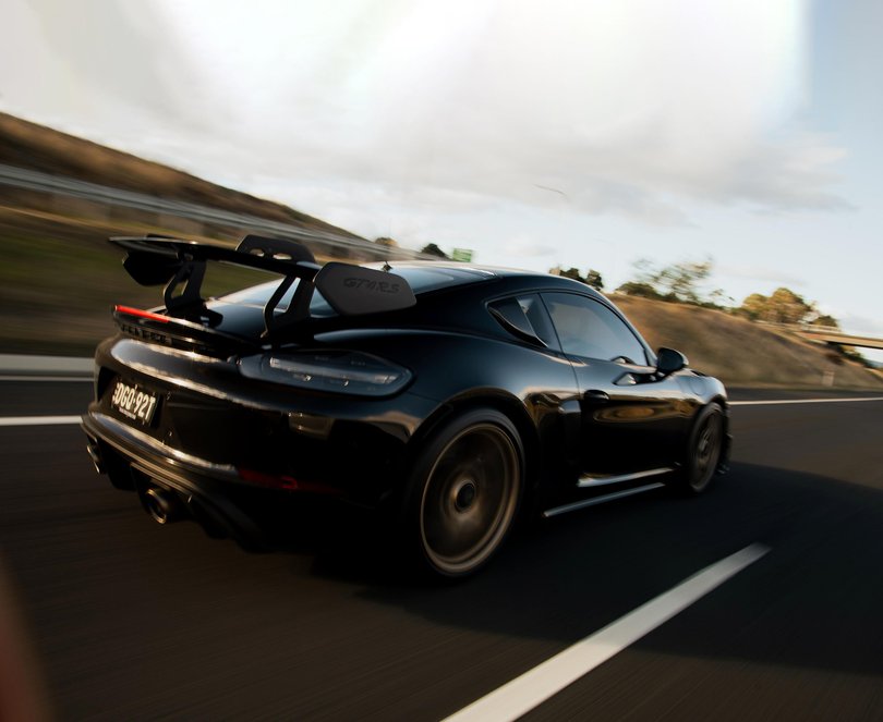 A driving experience designed for both enthusiasts and first-timers.