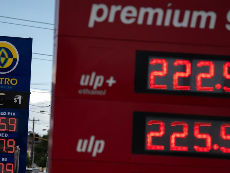 An attendant has been injured after attempting to stop a man from stealing fuel. (Jay Kogler/AAP PHOTOS)