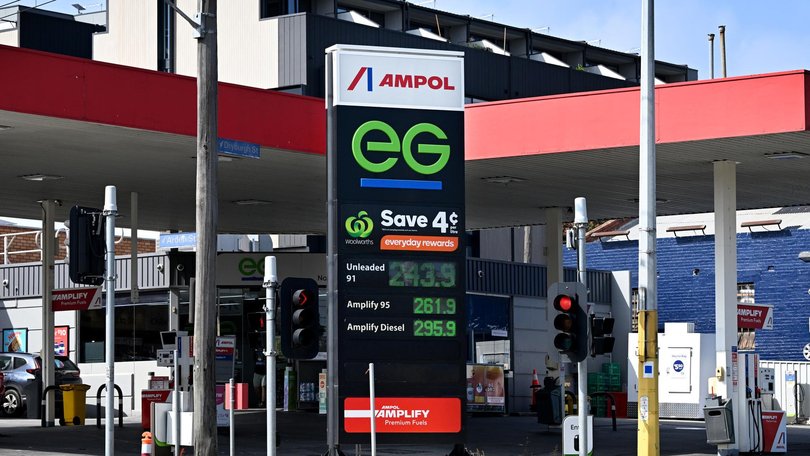 A union has called for a working-from-home mandate for its members as petrol prices soar NewsWire / Andrew Henshaw