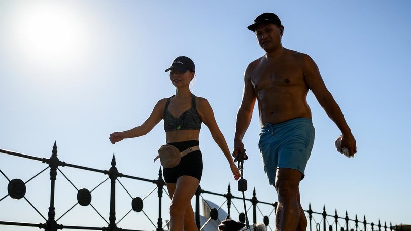 Australians are undertaking a healthy amount of moderate exercise. (Bianca De Marchi/AAP PHOTOS)