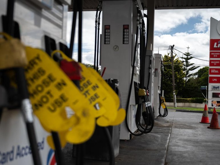 Hundreds of service stations throughout Australia have run dry as motorists stock up. (Jay Kogler/AAP PHOTOS)