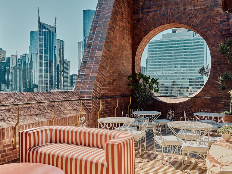 There’s something of a movie-set feel about Hyde Melbourne Place. Many of the guests seem like characters, made up by artists, dressed by wardrobe, playing the parts of well-heeled tourists. 