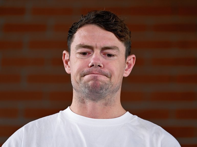 Lachie Neale shares an insight to his personal life after seperating from wife, Jules Neale. 