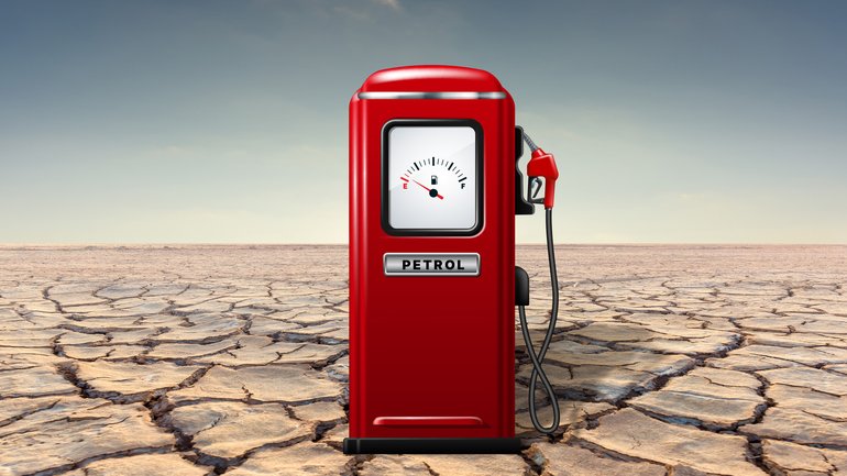 Energy Minister Chris Bowen has confirmed 608 service stations across Australia are lacking either diesel or unleaded, despite a boost in deliveries from the nation’s two remaining oil refiners.