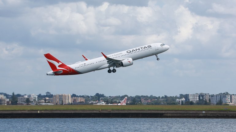 The airline’s former chief economist warned its profits could plunge if the Middle East war translates into a big economic downturn and soaring ticket prices. 