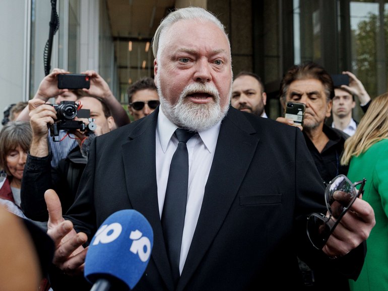 Kyle Sandilands leaves the Federal court.