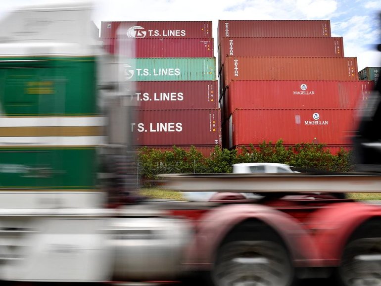 A business group has called for measures to ease fuel-induced pressures on the trucking sector. (Darren England/AAP PHOTOS)