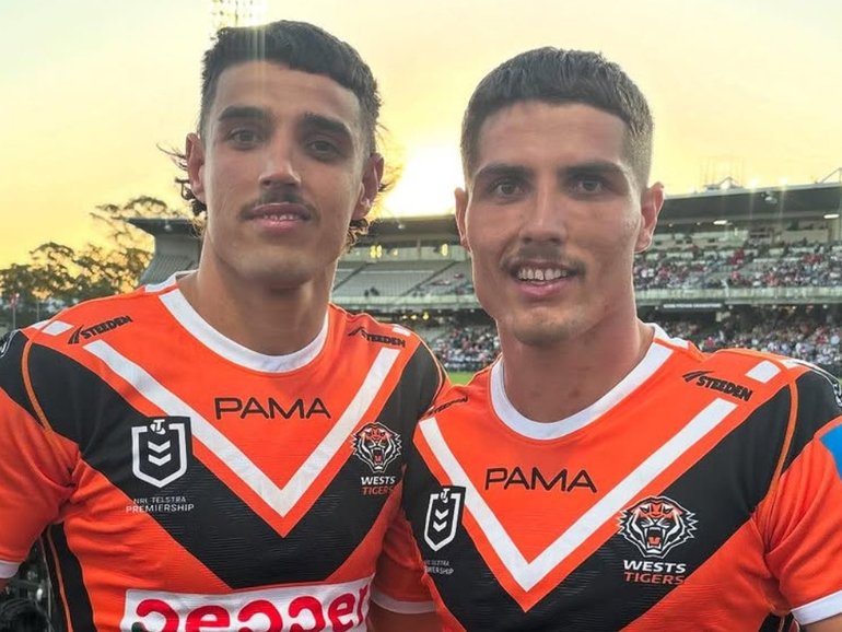 Noah and Tim Johannssen played in a Wests Tigers pre-season game together in 2025.