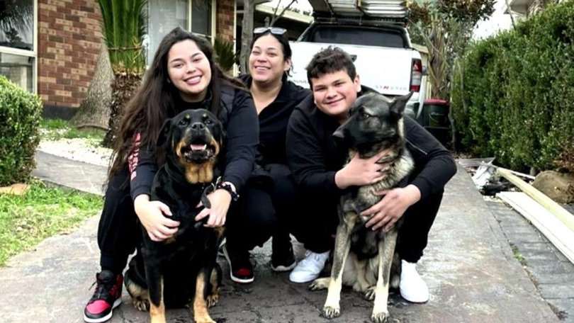 Alina Kauffman (left) and Ernesto Salazar (right) with their mother Angelina Kauffman (centre). Supplied.