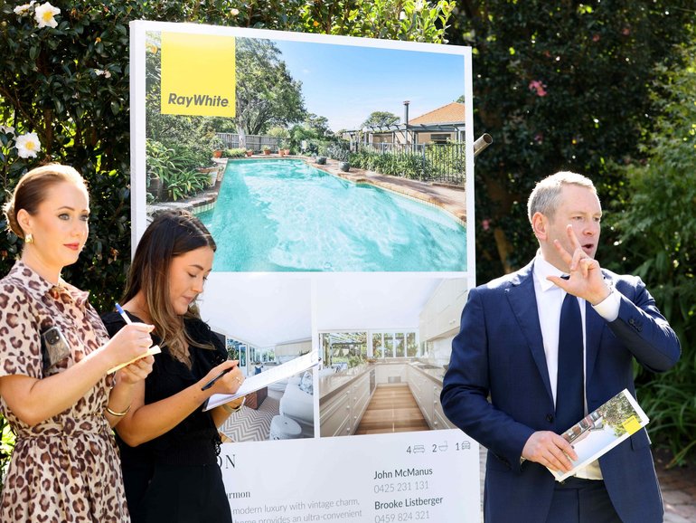 Auction rates have plunged as confidence disappears. 